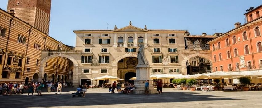 Площадь Синьории в Вероне